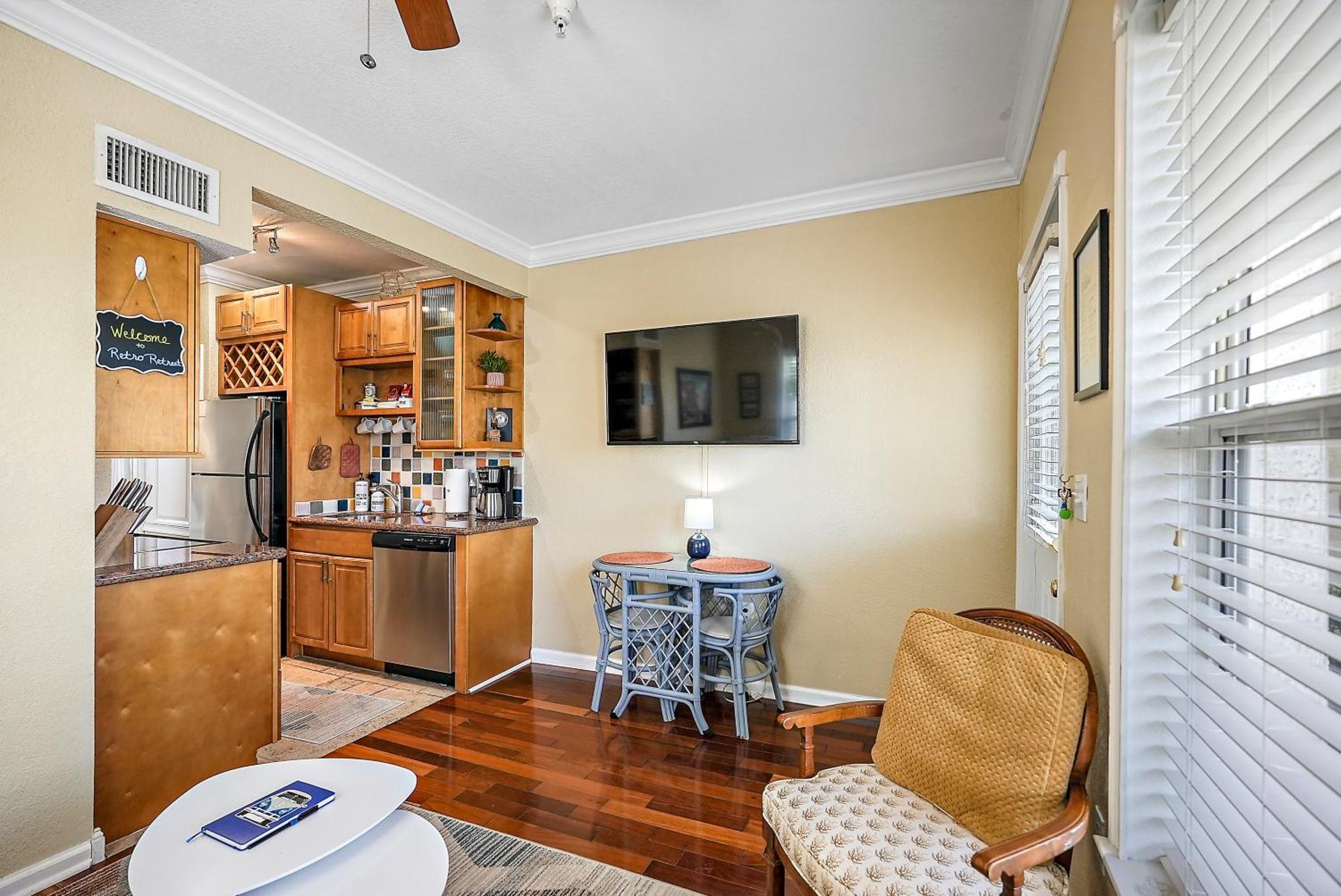 Retro Retreat In Dtsp - Explore The Downtown Area São Petersburgo Exterior foto